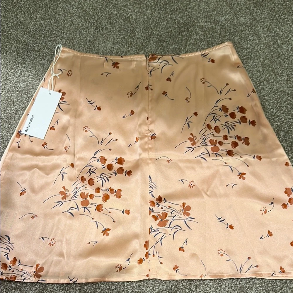 100% Silk Reformation Peach Floral A-Line Skirt - Picture 3 of 8